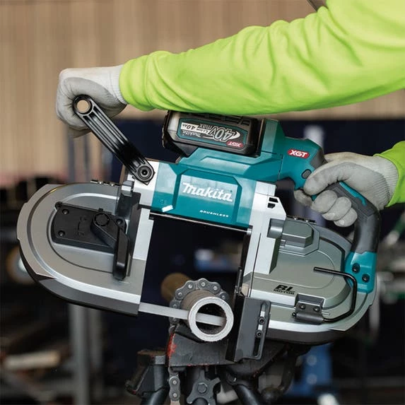 Makita Tools Makita 40V Max XGT Brushless Cordless Deep Cut Portable Band Saw (4.0Ah) Kit GBP01M1 - Image 3